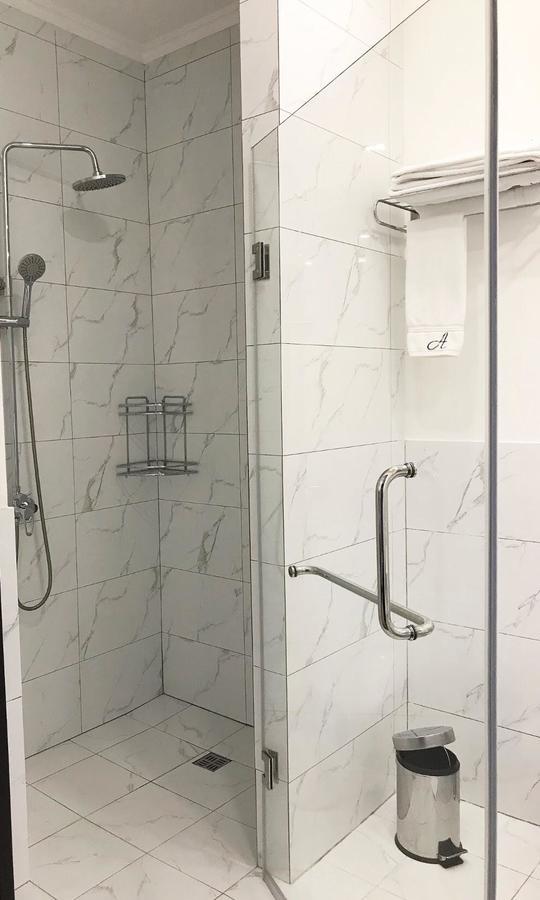 Ambassador Hotel Алма Ата Екстериор снимка